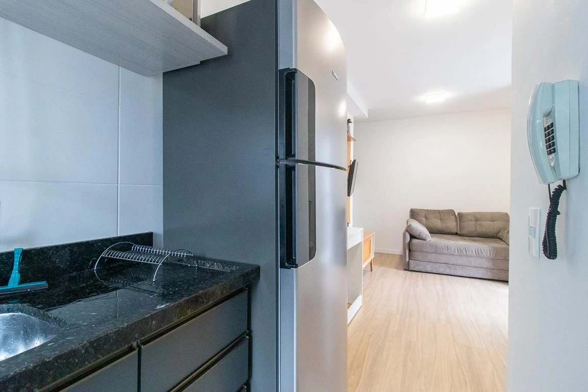 One-bedroom apartment with a washing machine in Curitiba — photo 9