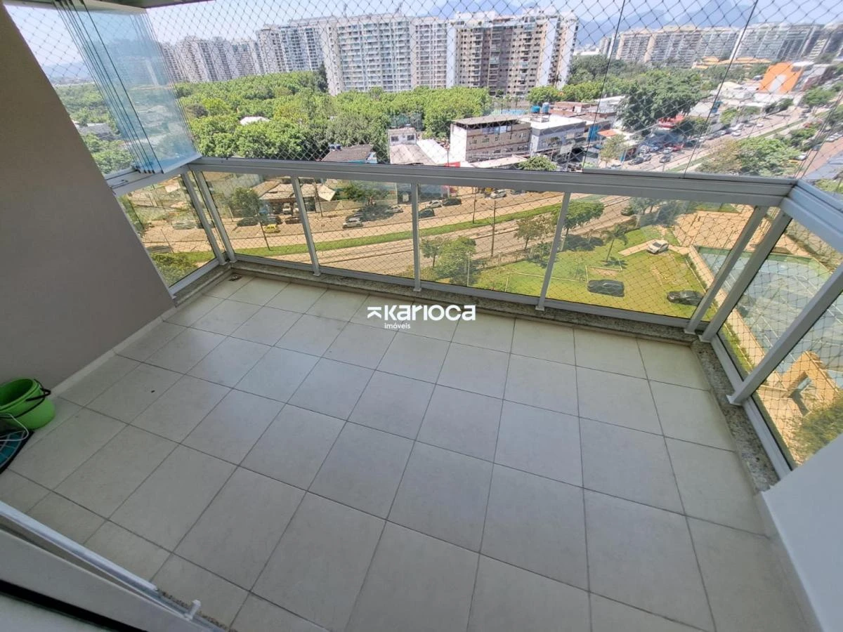 Glass-enclosed balcony in a 3-bedroom apartment, 75 m² — photo 11