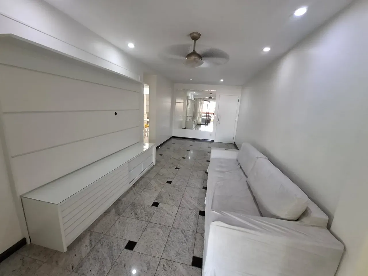 Glass-enclosed balcony in a 2-bedroom apartment, 107 m² — photo 8