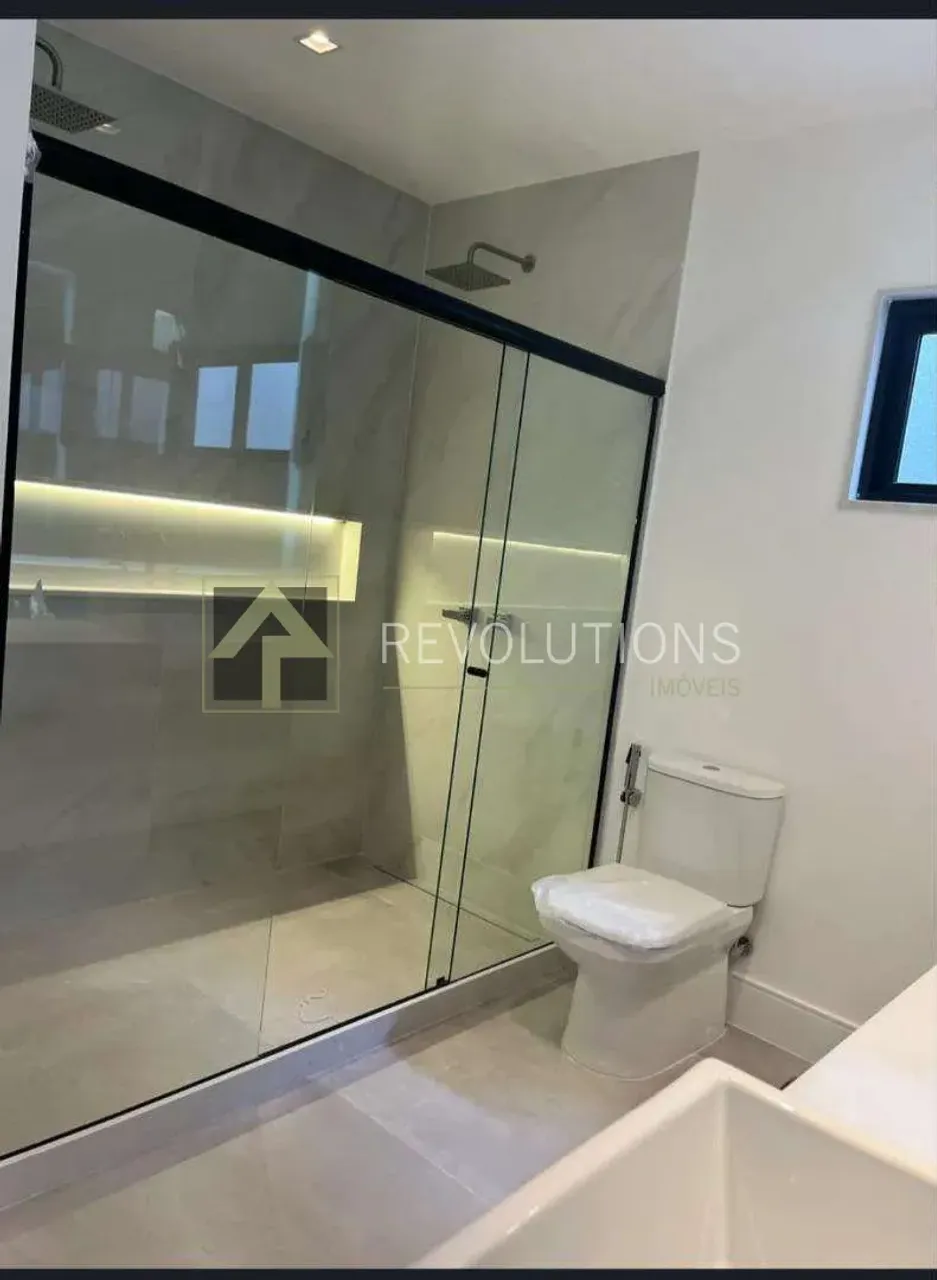 Casa com 3 quartos e 5 banheiros, com varanda — photo 4