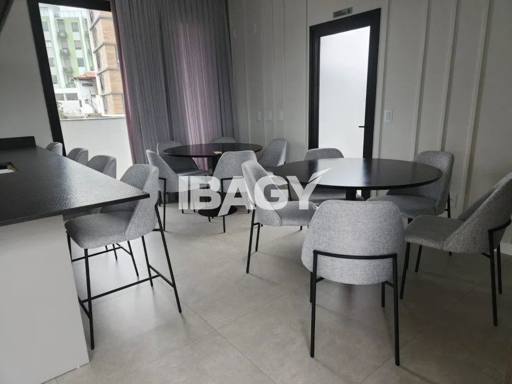 Furnished 35 m² studio with 1 bedroom and 1 bathroom — photo 3