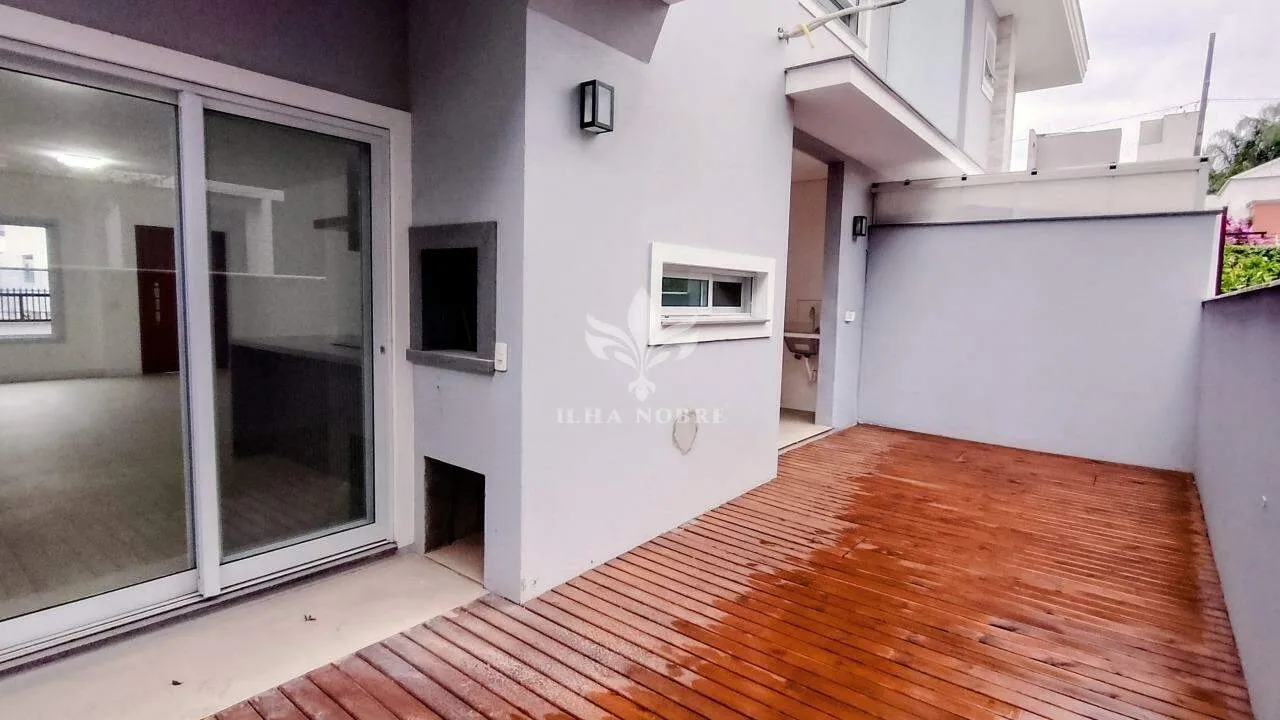House with 4 en-suite bedrooms and balcony grill