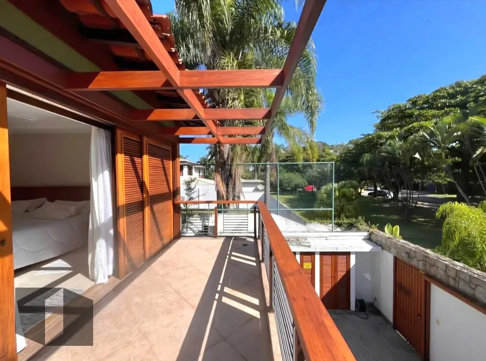 Casa com 4 quartos, 5 banheiros e 5 vagas — photo 31