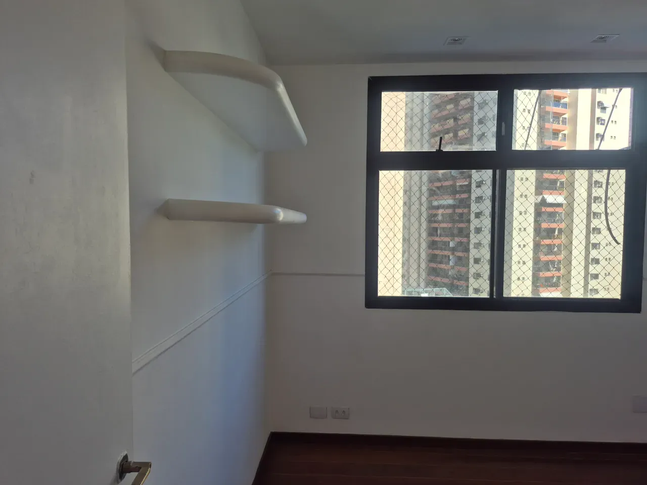 140 m² apartment with 3 bedrooms and an enclosed balcony — photo 10