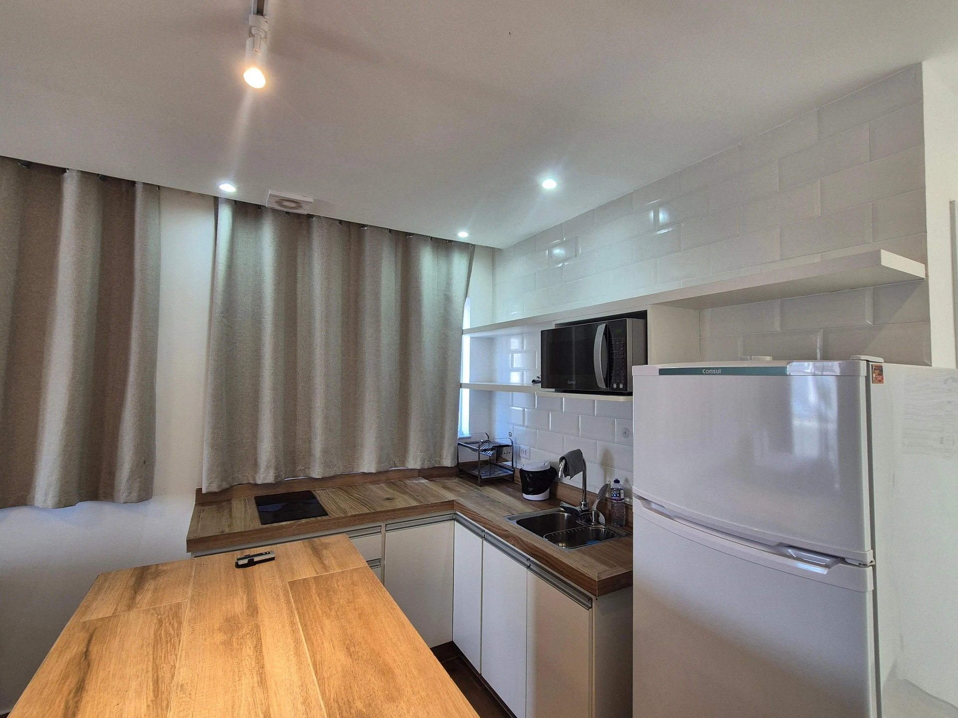 Studio mobiliado com 1 quarto e varanda com fechamento — photo 10
