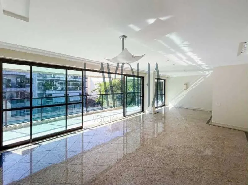 Apartment with 3 bedrooms and 3 bathrooms — photo 12