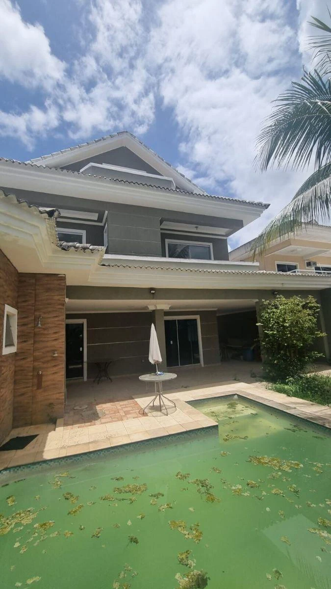 360 m² house with 4 en-suite bedrooms and 3 parking — photo 32