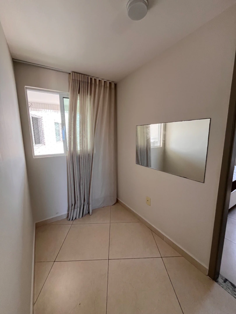 4-bedroom apartment in a building with a gym — photo 12