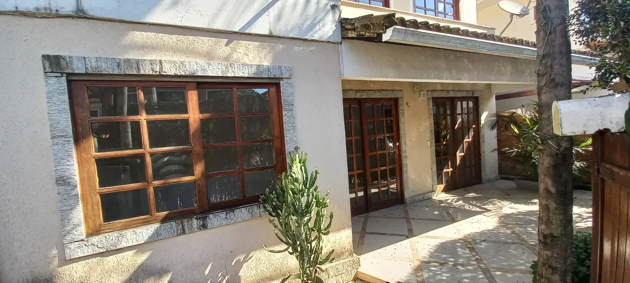 Unfurnished house with a closed kitchen and gas stove — photo 4