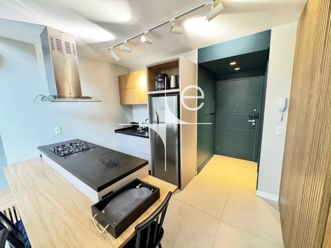 Home office in a one-bedroom apartment, 60 m² — photo 2