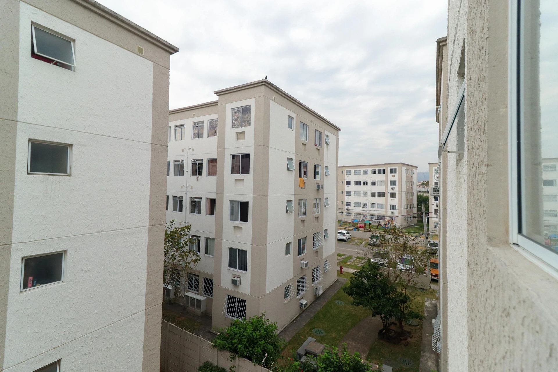 Furnished 2-bedroom apartment with 1 bathroom — photo 28