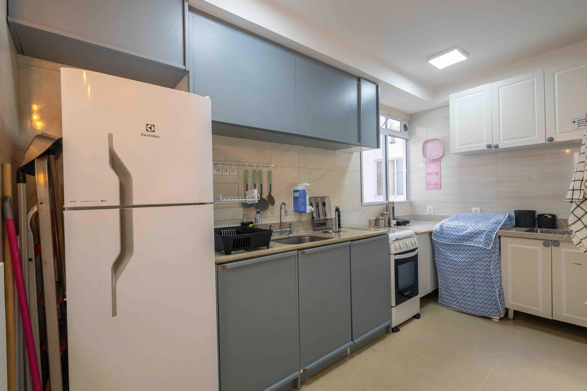 Furnished 2-bedroom apartment with 1 parking space — photo 7