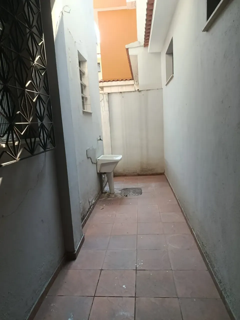 Будинок з 2 спальнями, 1 ванною та балконом — photo 4