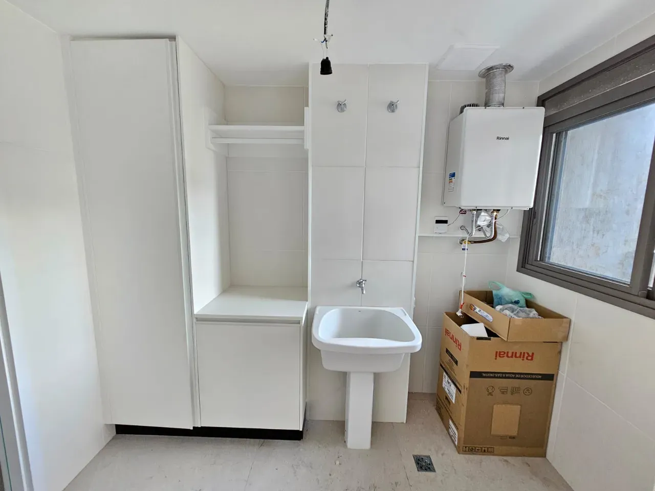 Unfurnished apartment with 3 bedrooms and 5 bathrooms — photo 26
