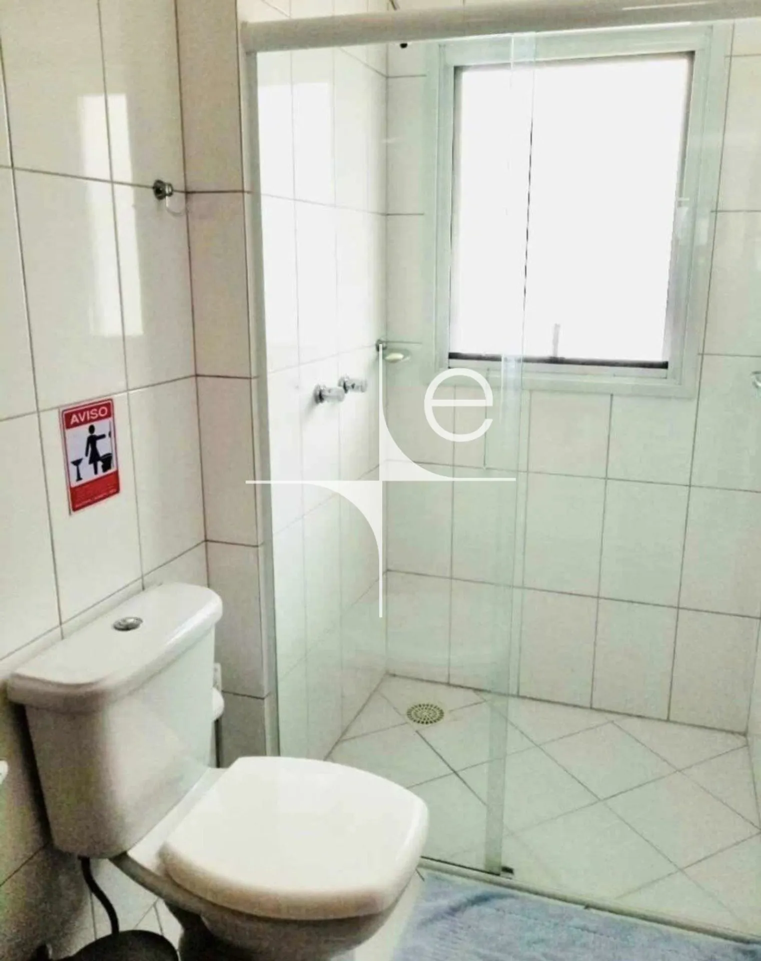 Apartamento com 3 quartos e fogão a gás na cozinha — photo 7