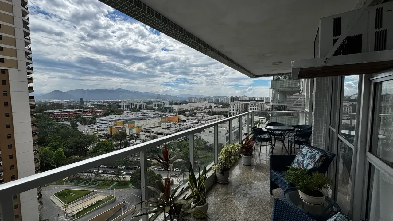 Furnished apartment, 88 m², with a glass-enclosed balcony — photo 5