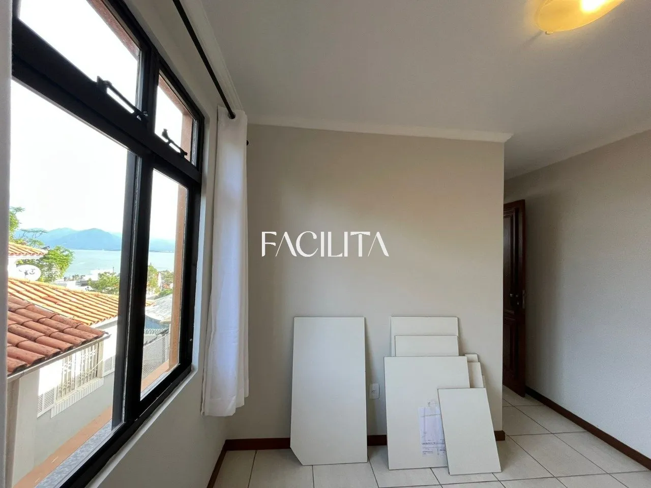 Furnished 456 m² house with 3 en-suite bedrooms and pool — photo 62