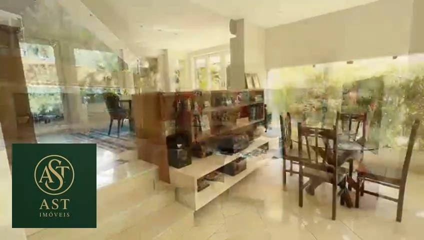 686 m² house with floor-to-ceiling windows and a bathtub — photo 22