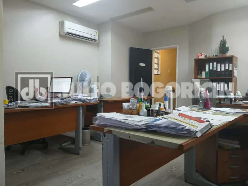 House with 5 bedrooms, 1 suite, 360 m² and 4 parking — photo 4