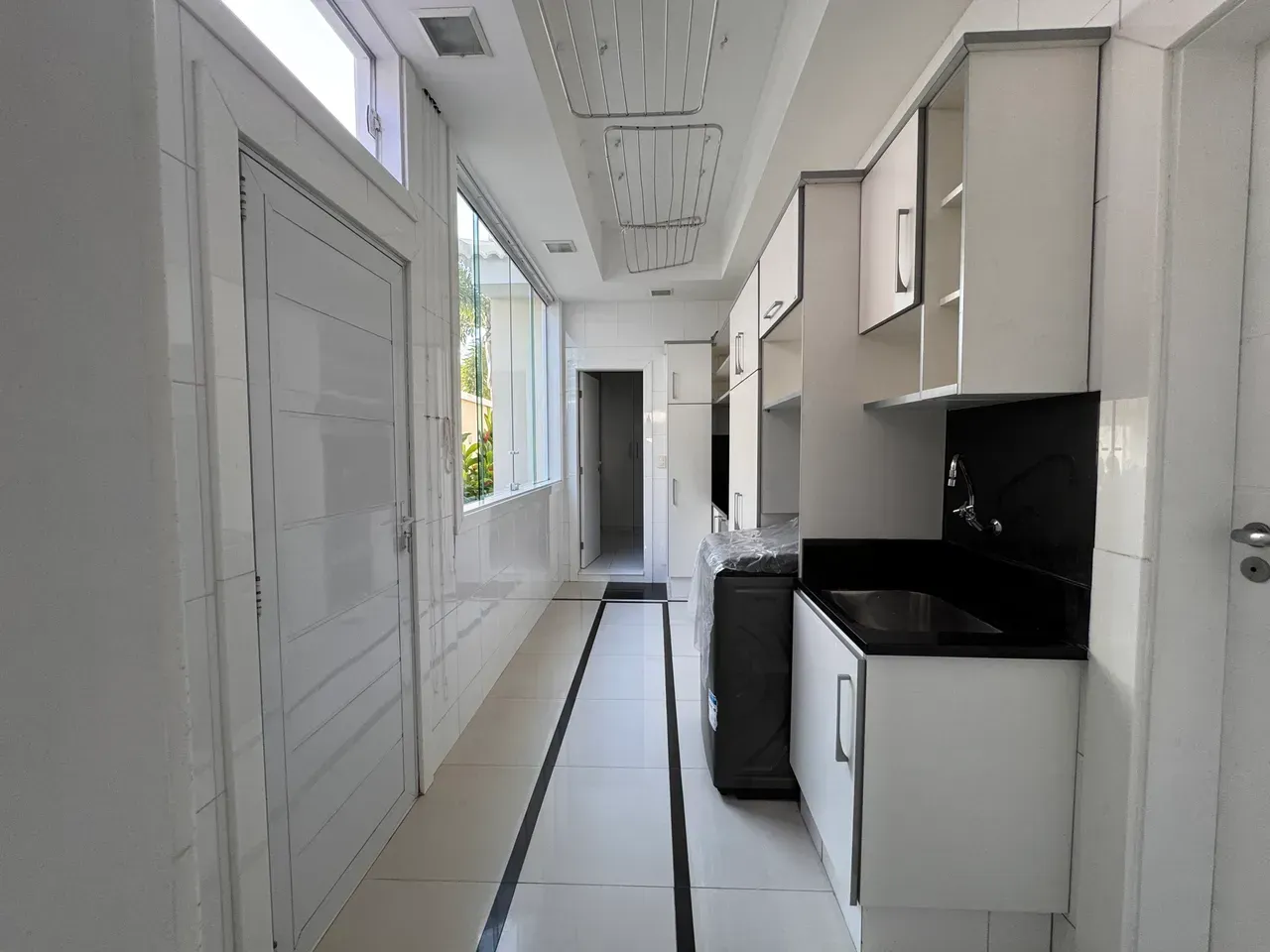 Furnished 800 m² house on the 4th floor with 8 parking spots — photo 40