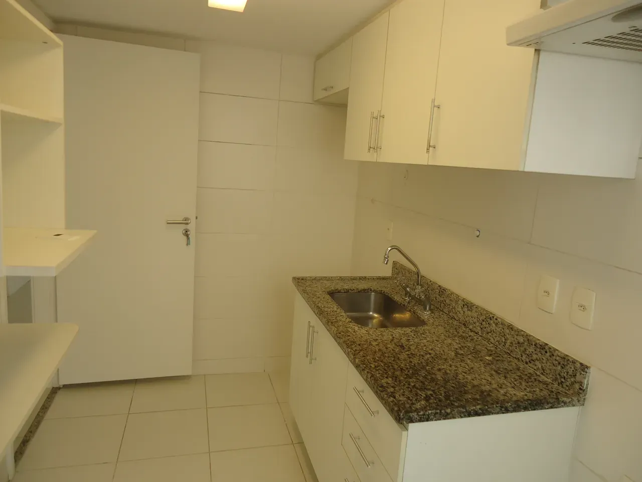 90 m² apartment with 2 bedrooms and a balcony — photo 22