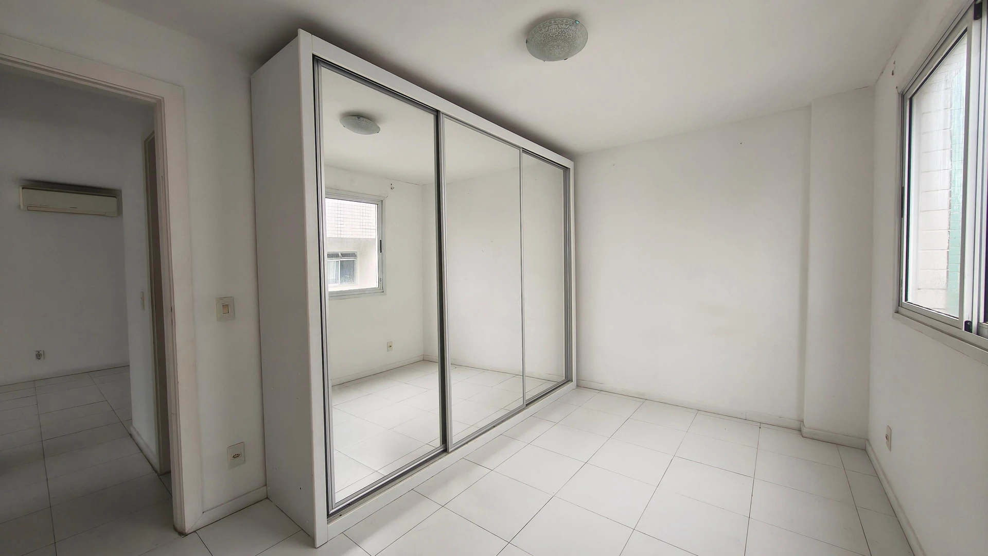 Apartment, 75 m², with a glass-enclosed balcony — photo 3