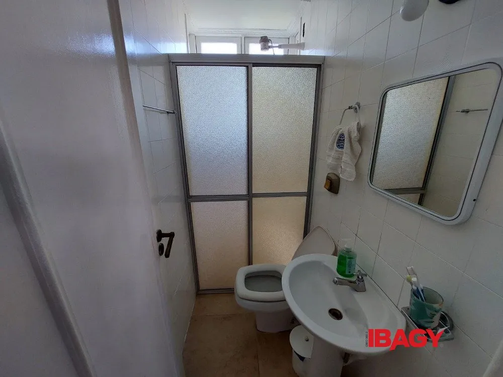 Casa amueblada con 4 dormitorios y 950 m² — photo 41