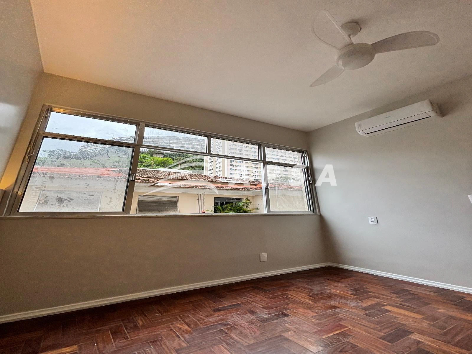 Дерев'яна підлога або ламінат та 2 спальні: квартира 70 м² — photo 9