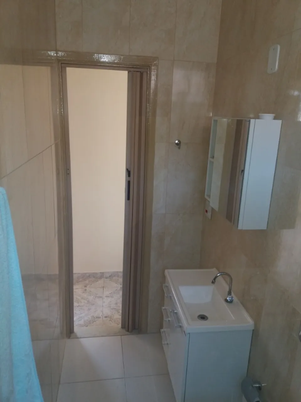 2-bedroom apartment in a building with a gym — photo 9