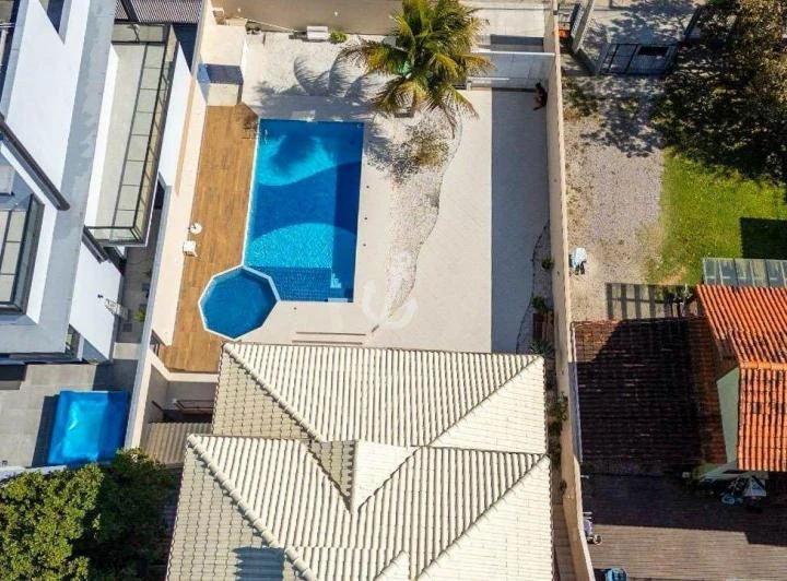 Casa de 408 m² com 3 quartos e cozinha separada — photo 3