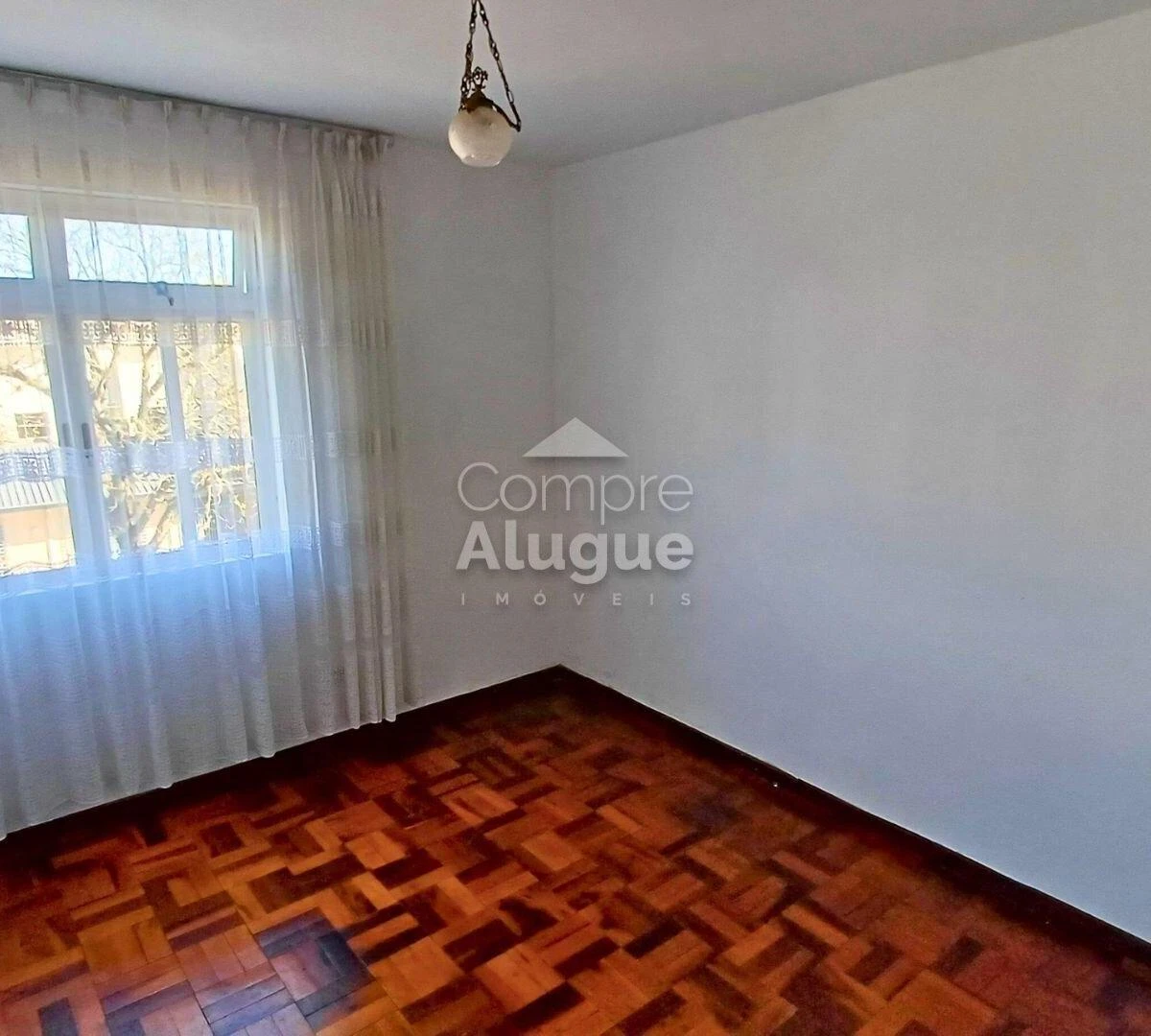 3-bedroom apartment with wood or laminate floors in Curitiba — photo 24