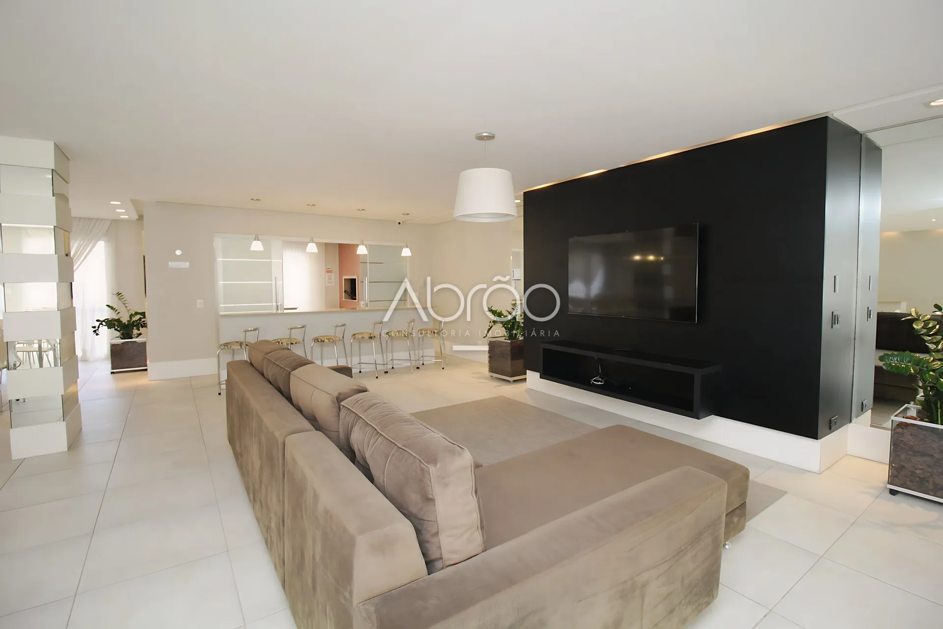 Spacious 3-bedroom apartment with 3 bathrooms — photo 17