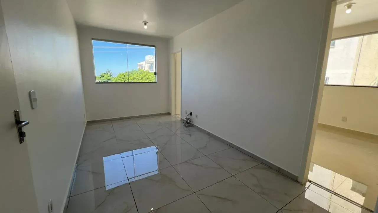 Apartamento com 2 quartos e 1 vaga, azulejo por todo lado — photo 3