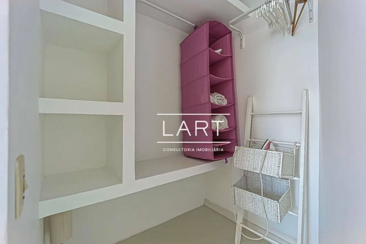 Furnished 1-bedroom apartment with laundry area — photo 14