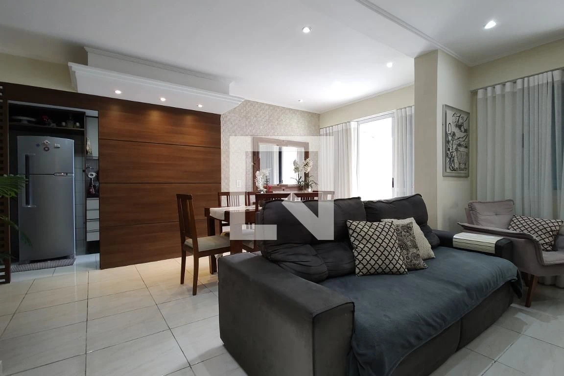 Glass-enclosed balcony in a 3-bedroom apartment, 155 m² — photo 6