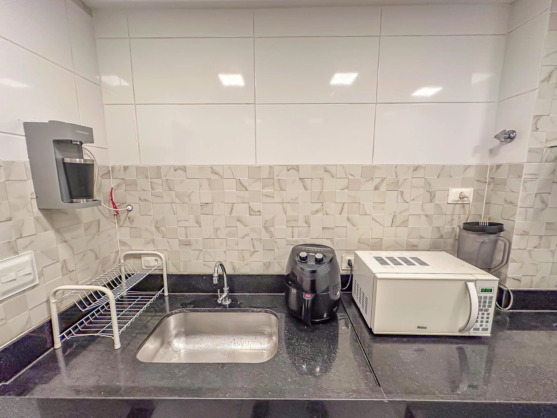 Furnished 1-bedroom apartment with a closed kitchen — photo 21