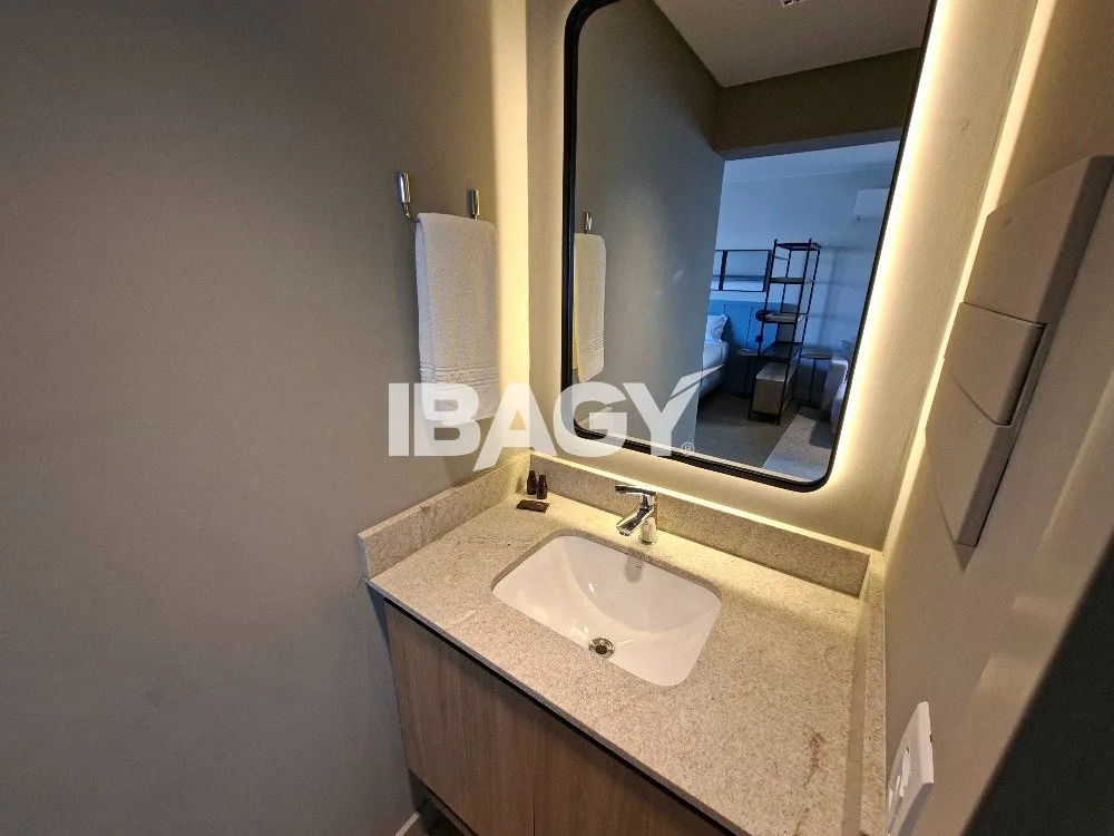 Studio with a glassed-in balcony and open-plan kitchen — photo 129