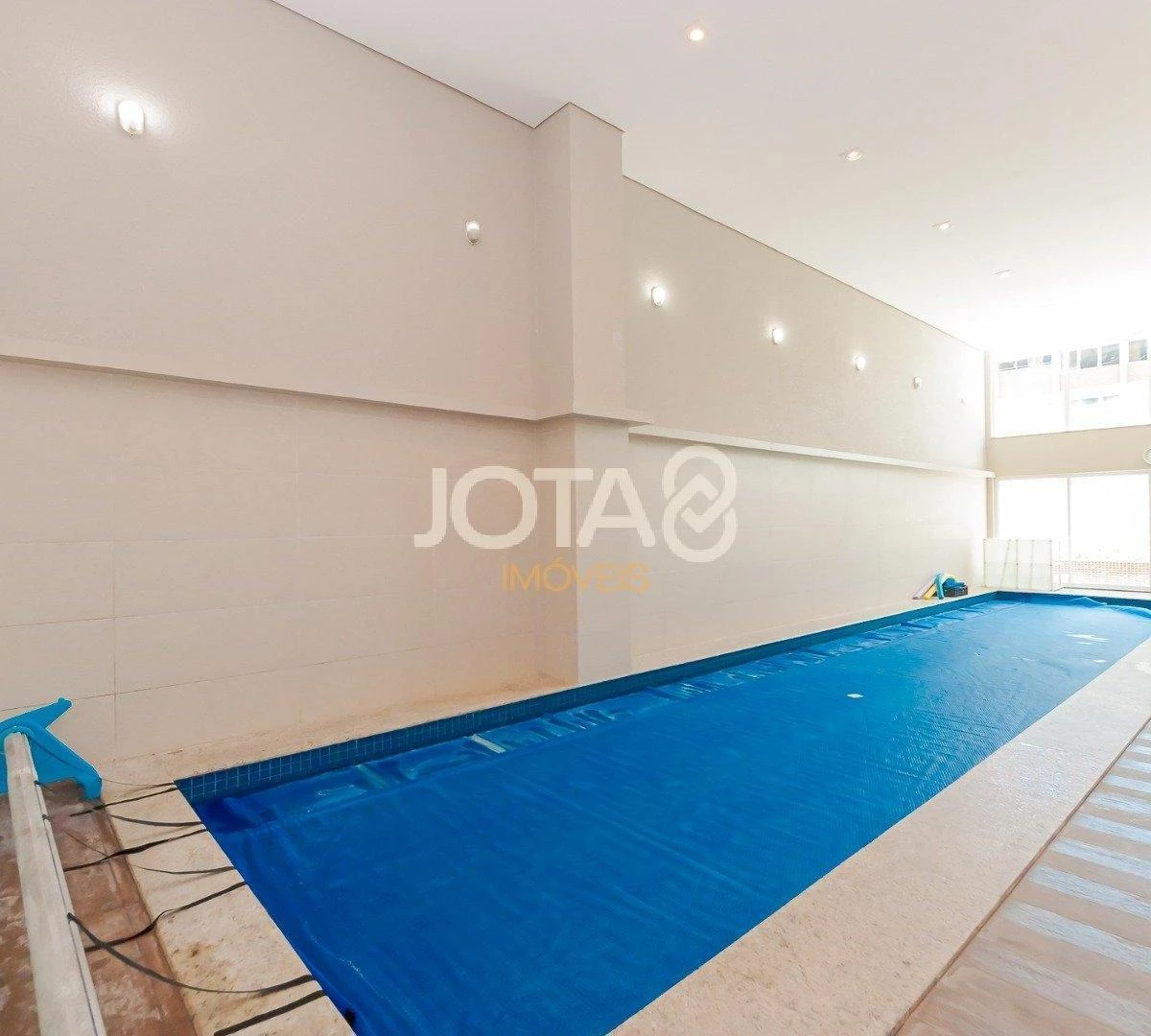 Furnished 3-bedroom apartment with 201 m² — photo 18
