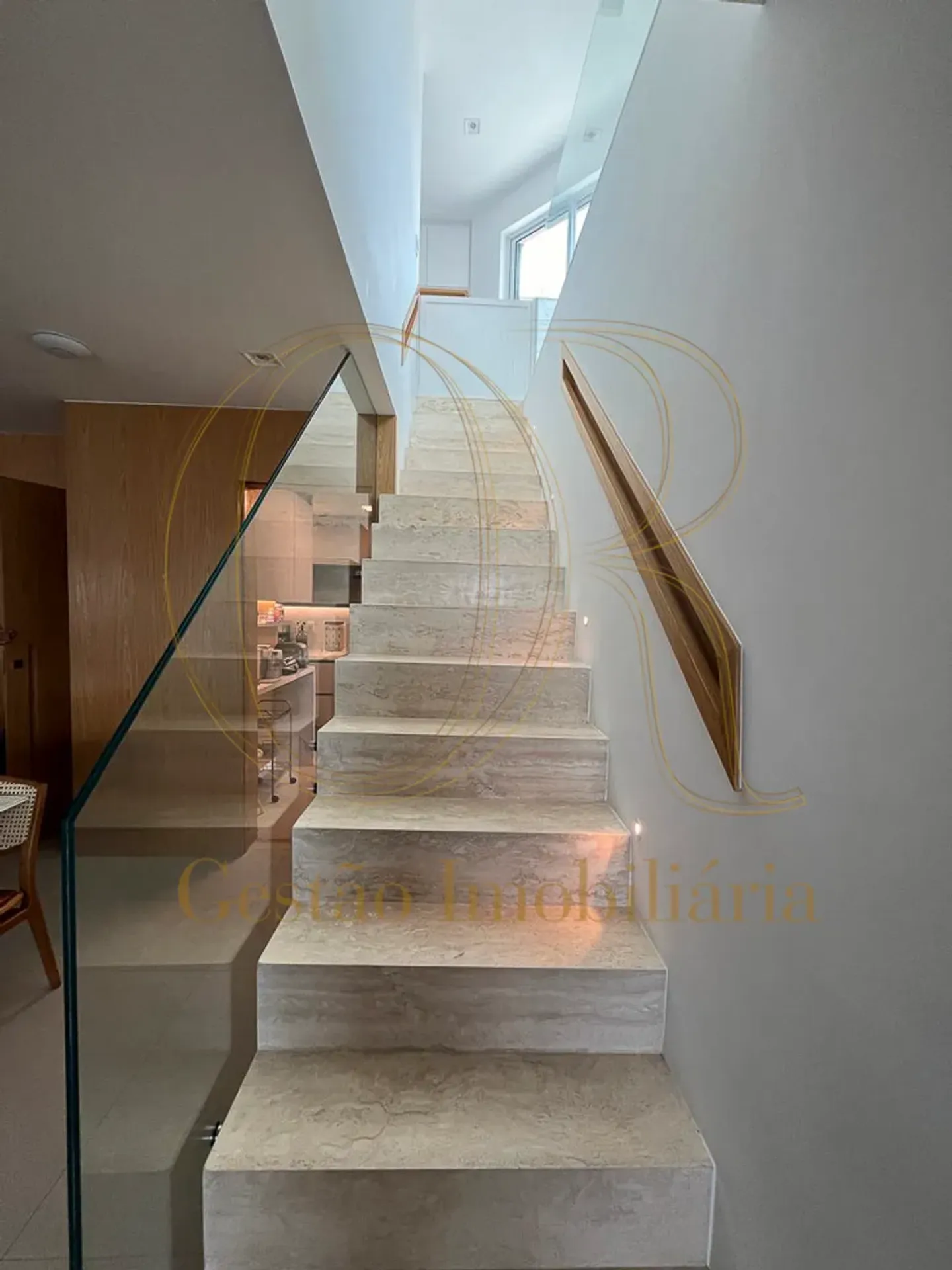 Apartamento mobiliado de 290 m² com 3 quartos e 4 banheiros — photo 21