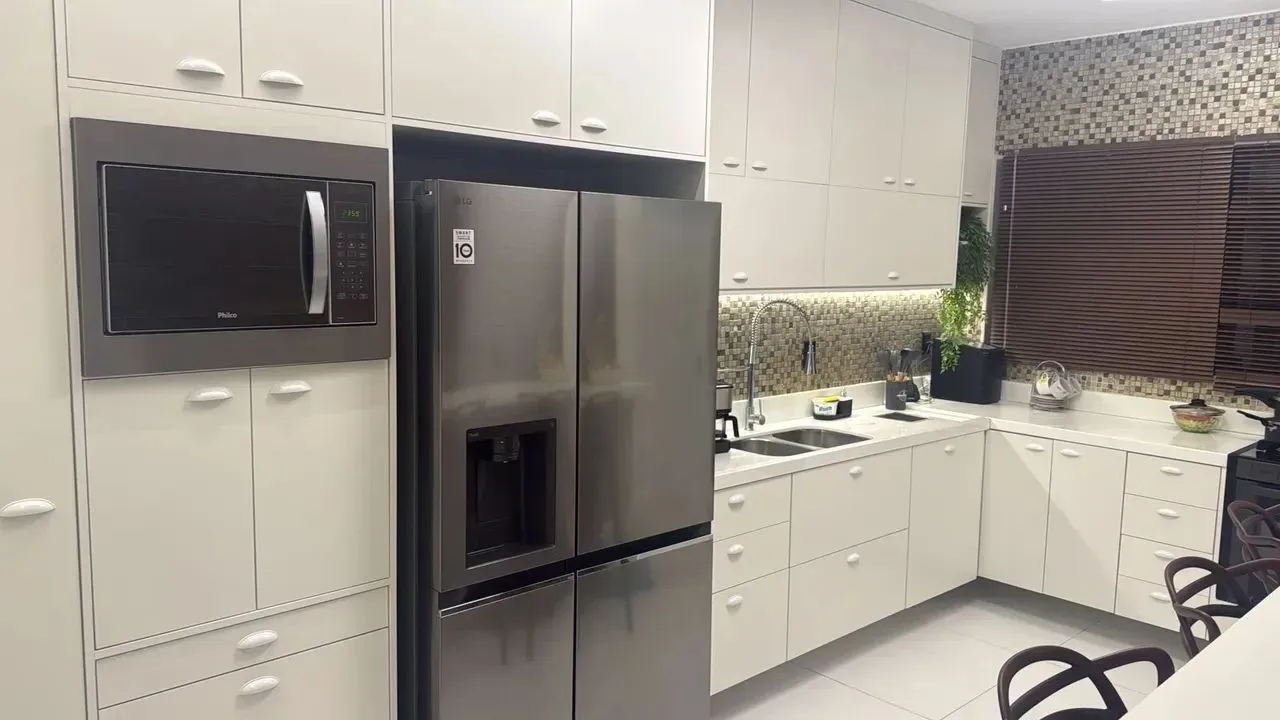 Furnished house with 5 bedrooms and an open kitchen — photo 3