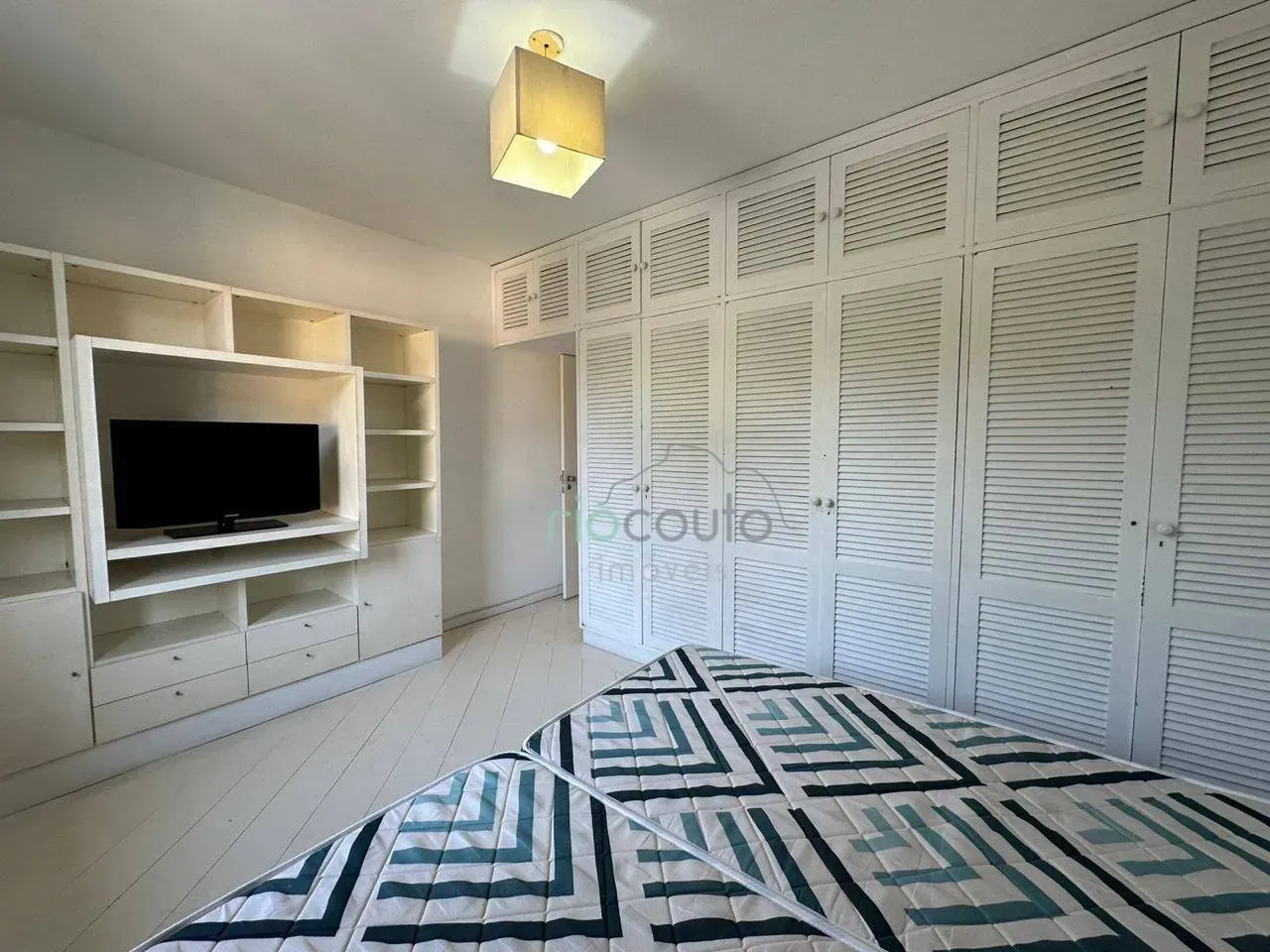 Casa com 5 quartos, 990 m² e 2 vagas, perto das janelas — photo 91