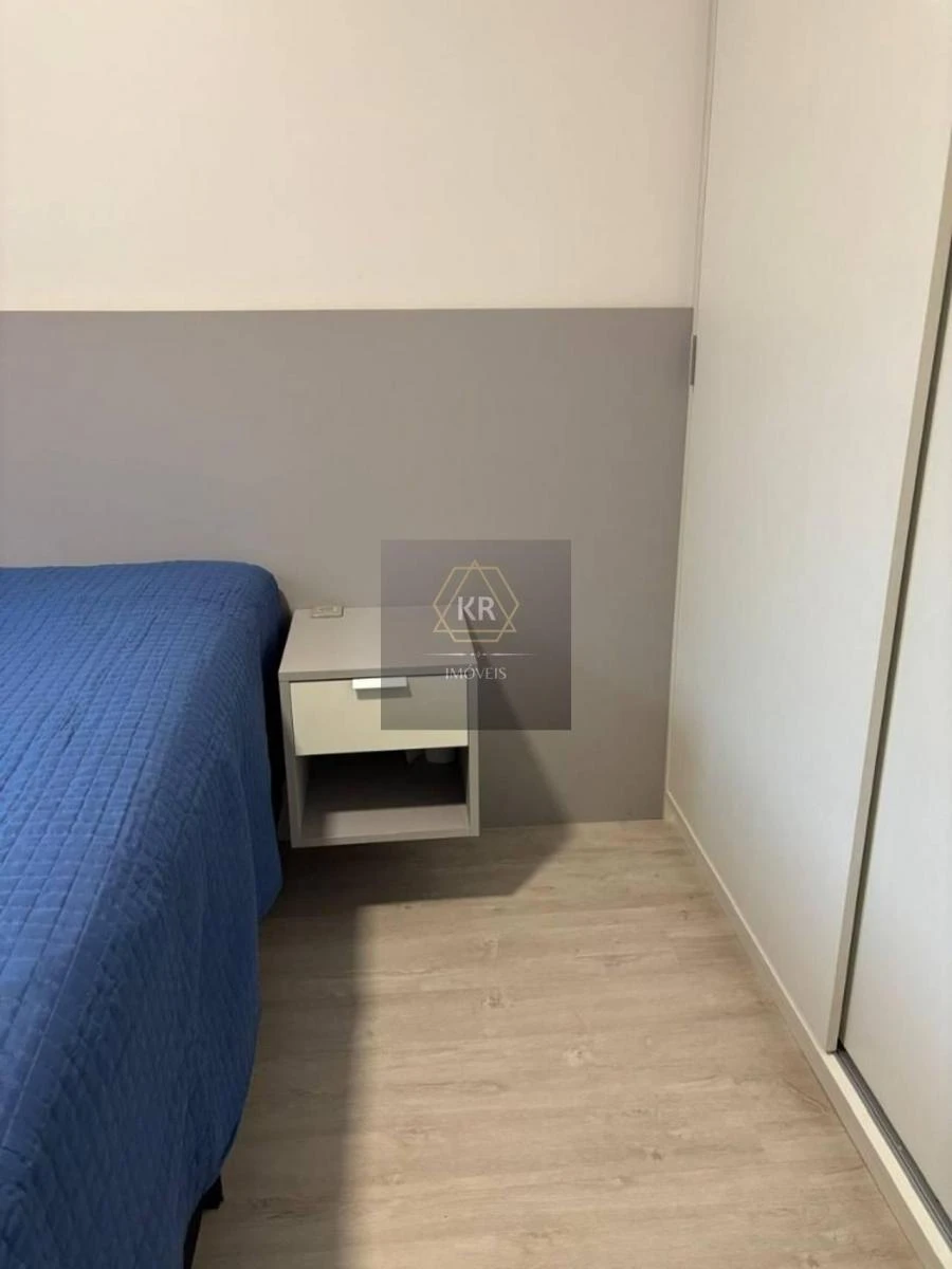 Glass-enclosed balcony in a 2-bedroom apartment, 60 m² — photo 21