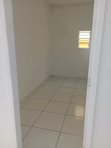 Unfurnished house with 3 bedrooms and an open kitchen — photo 16