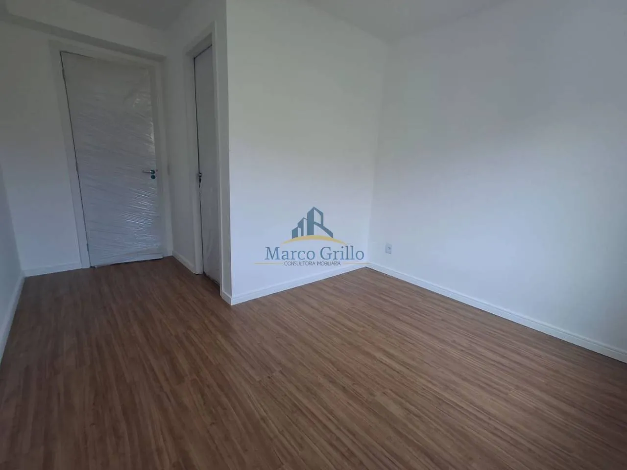 Apartment with balcony and mountain views — photo 18