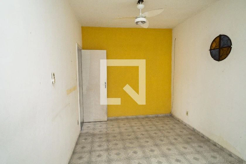 3-bedroom house with private garden and laundry area — photo 8