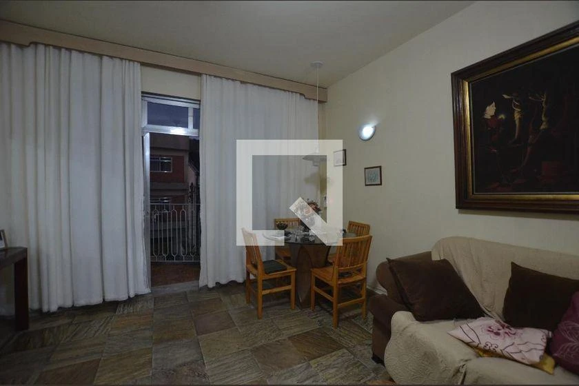 Casa mobiliada com 231 m², 3 quartos e varanda