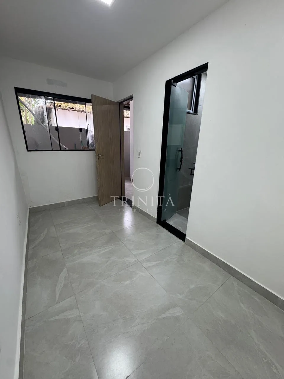 5 quartos e janelas do piso ao teto: casa de 350 m² — photo 17