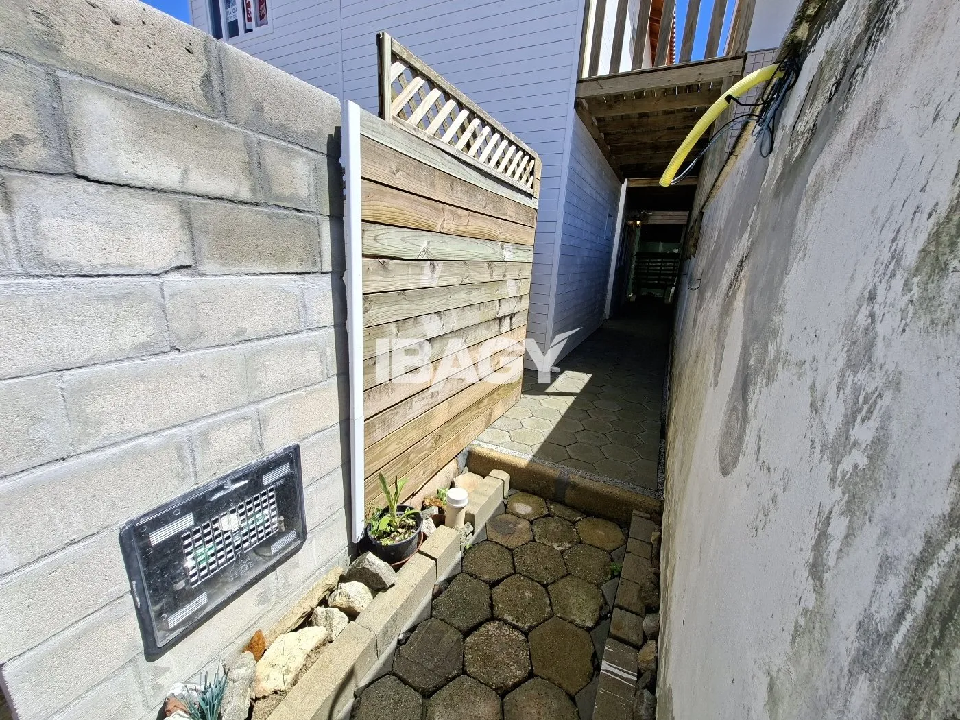 Apartment, 24 m², with wood or laminate floors — photo 11