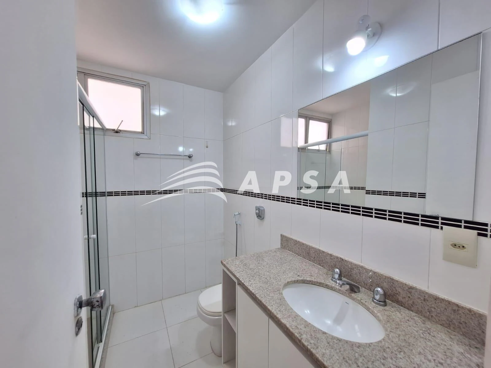 Деревянный пол или ламинат и 2 спальни: квартира 80 м² — photo 17