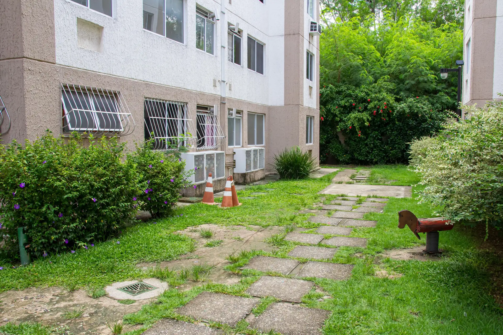 Невиготовлена квартира з 2 спальнями та 1 ванною — photo 49